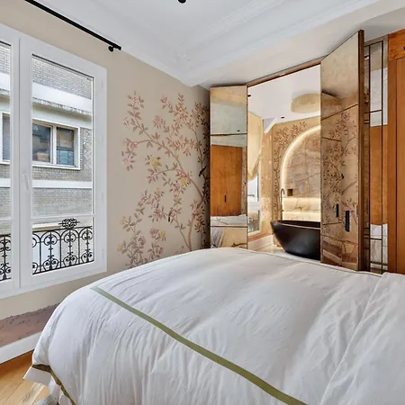 Av Experiences - Montaigne Luxury
