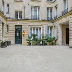 Apartment Av Experiences - Montaigne Luxury *