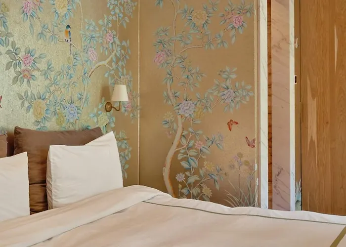 Av Experiences - Montaigne Luxury 公寓
